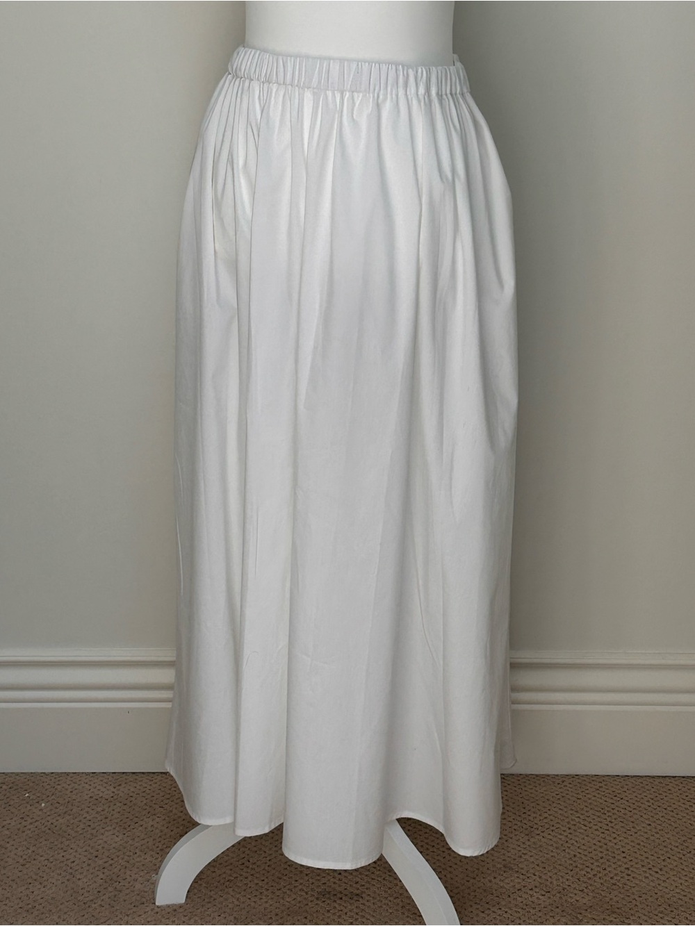 Classic White Elastic-Waist Maxi Skirt